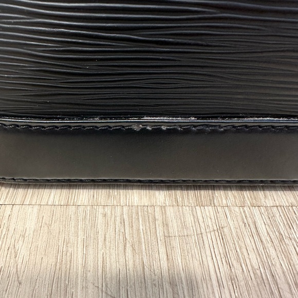 Louis Vuitton Alma PM - Picture 7 of 15